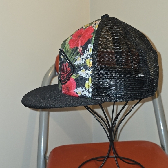 Vans Black and Red Floral Hat - Picture 5 of 7